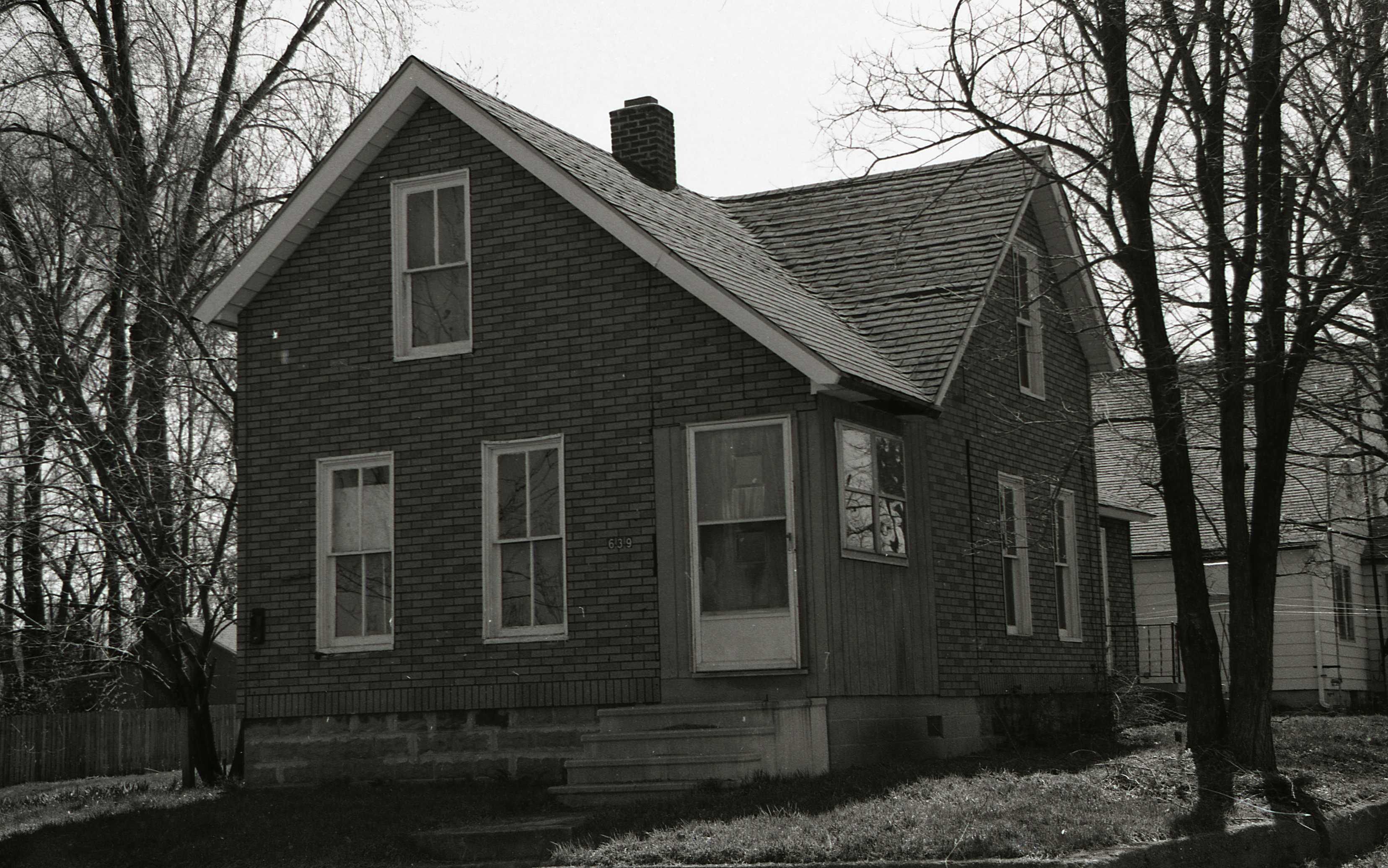 639 River Avenue (front)